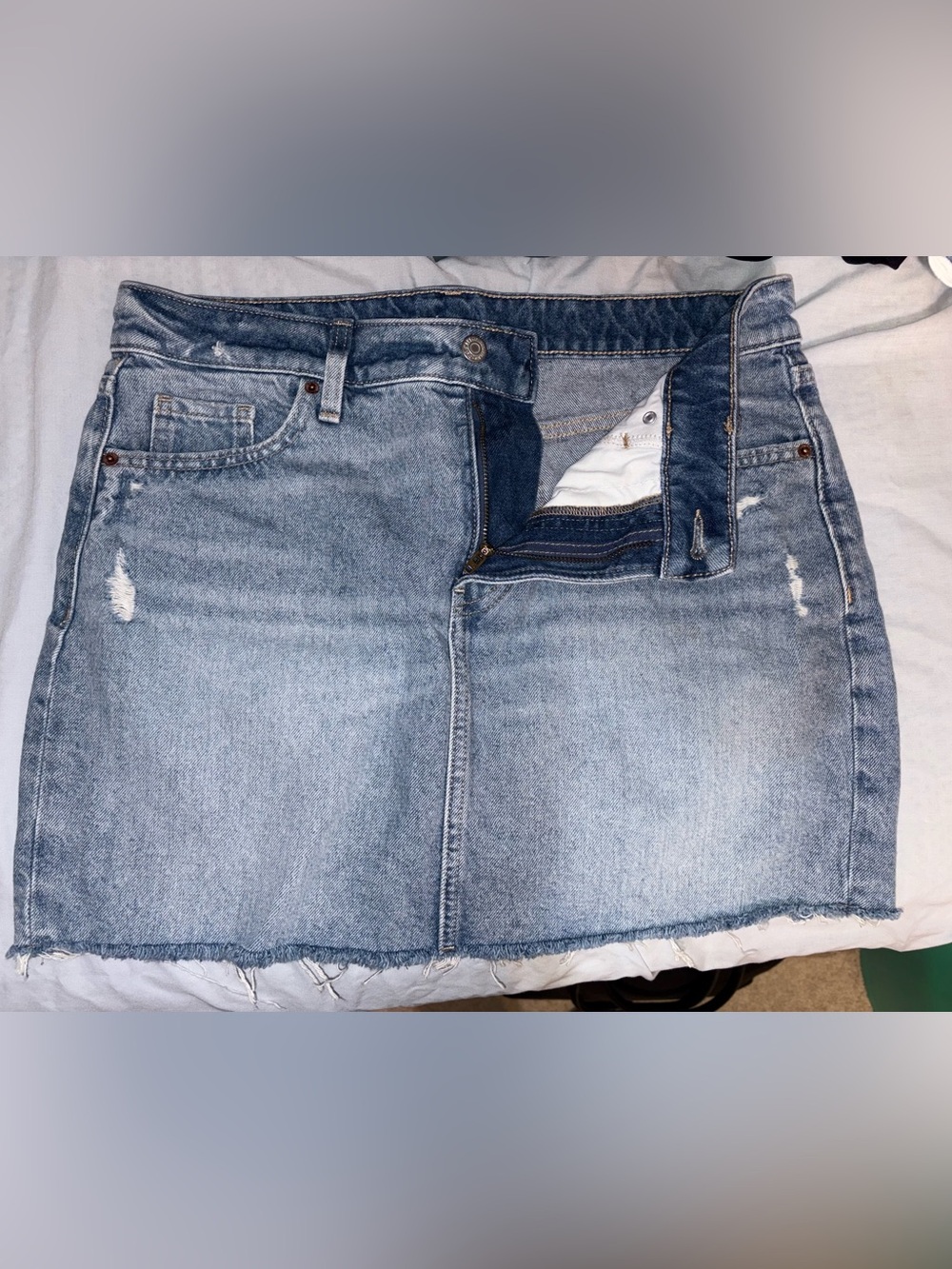 Women’s Light Wash Denim skirt Size 10